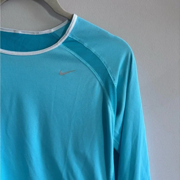Nike Light Blue Long-Sleeve Performance Top - Picture 2 of 4